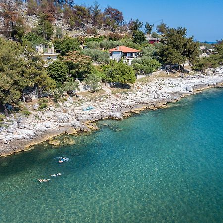 Petra Mare Apartment Thimonia Екстериор снимка