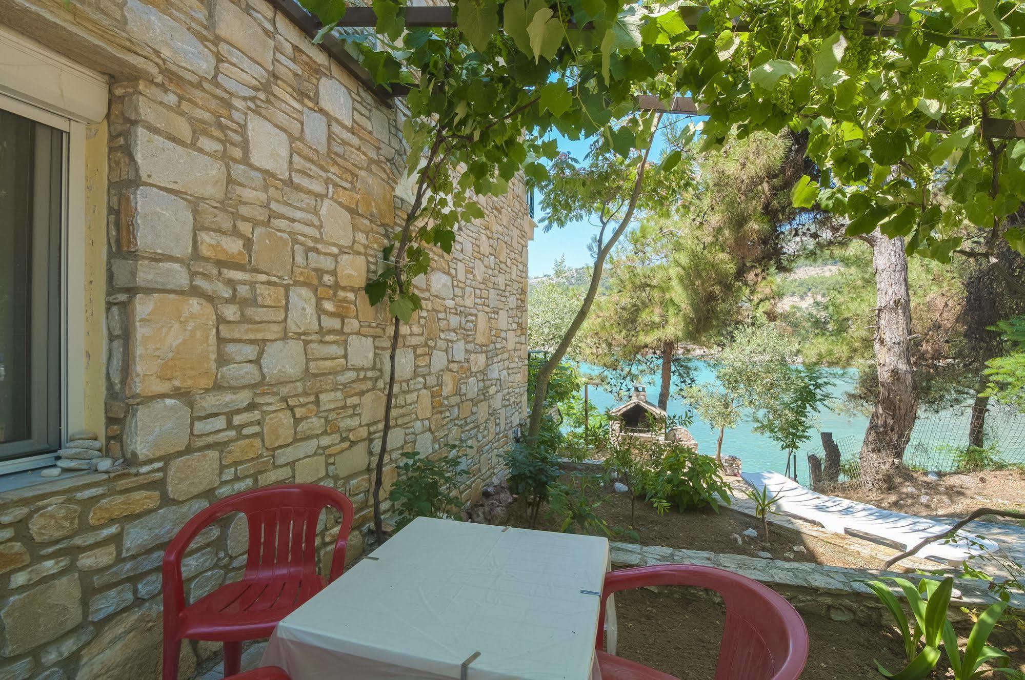Petra Mare Apartment Thimonia Екстериор снимка