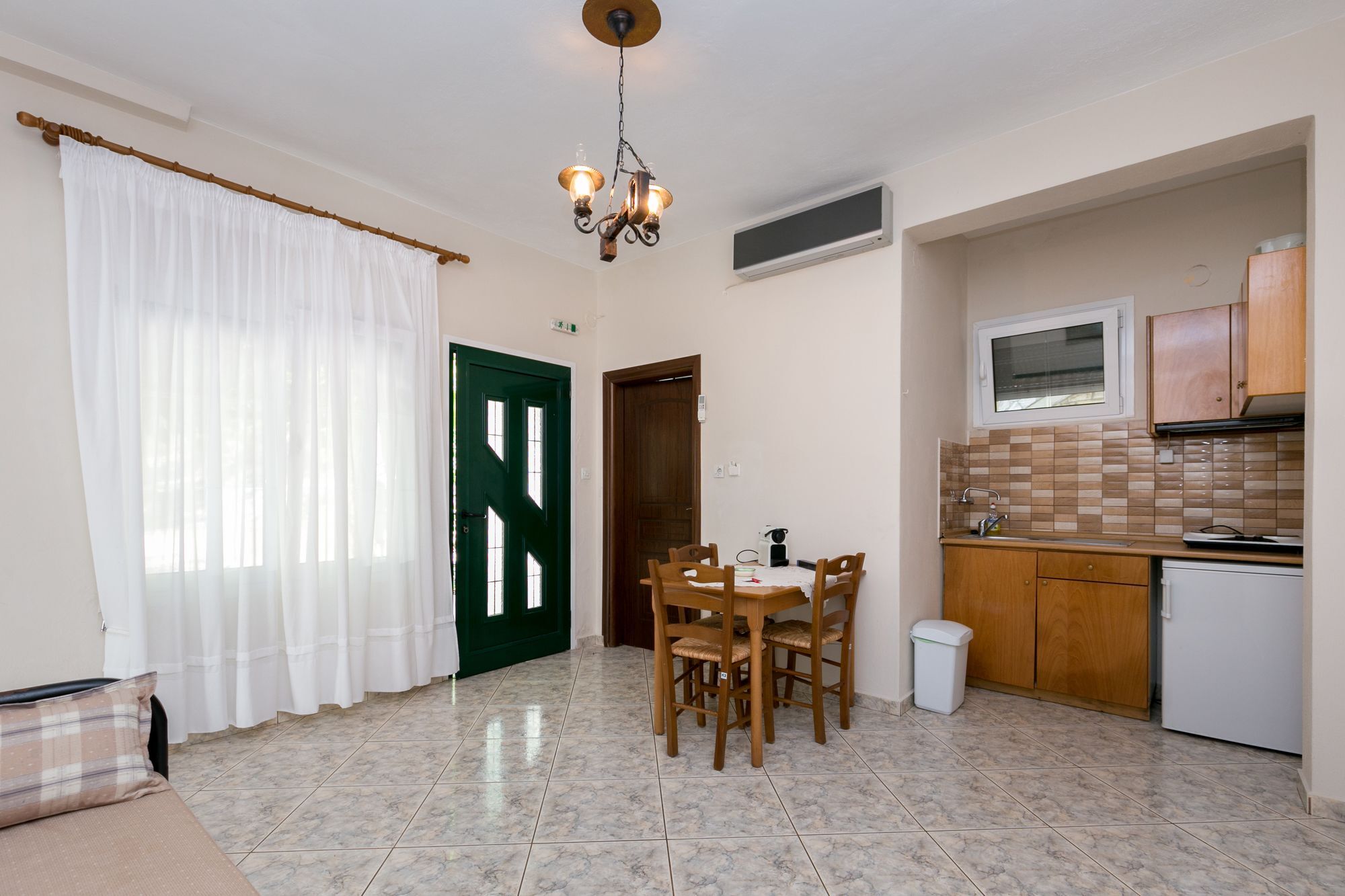 Petra Mare Apartment Thimonia Екстериор снимка