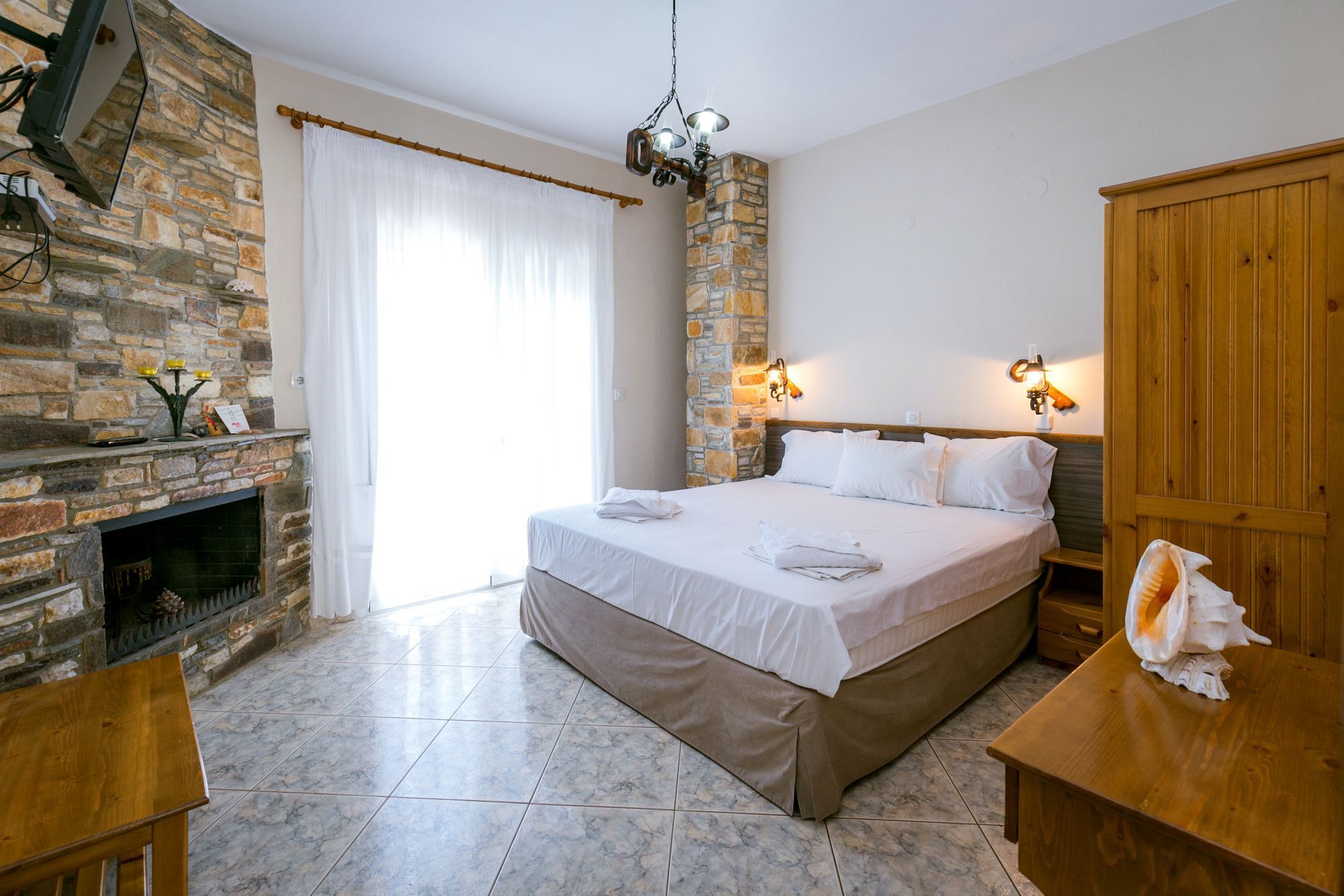 Petra Mare Apartment Thimonia Екстериор снимка