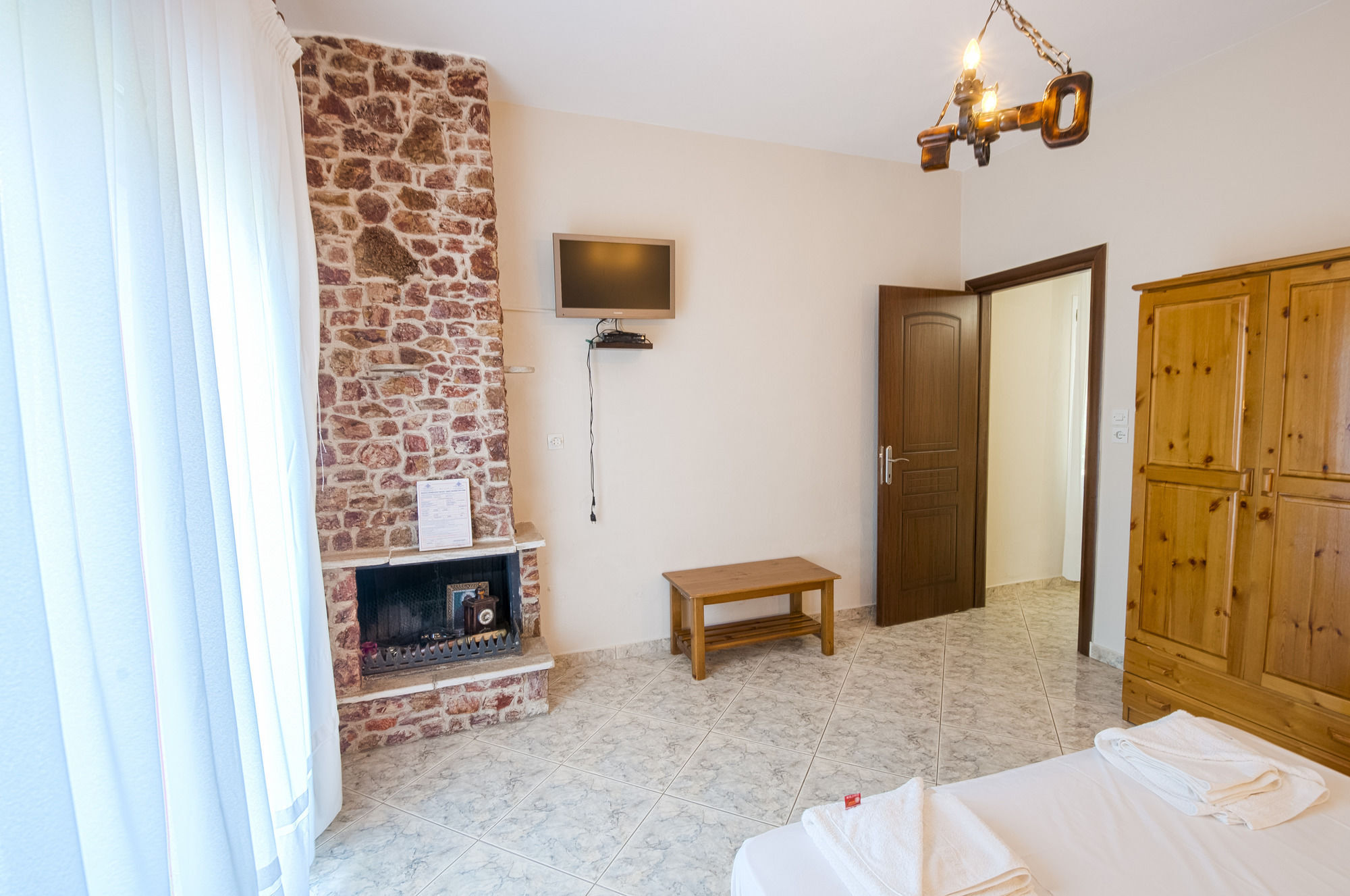 Petra Mare Apartment Thimonia Екстериор снимка