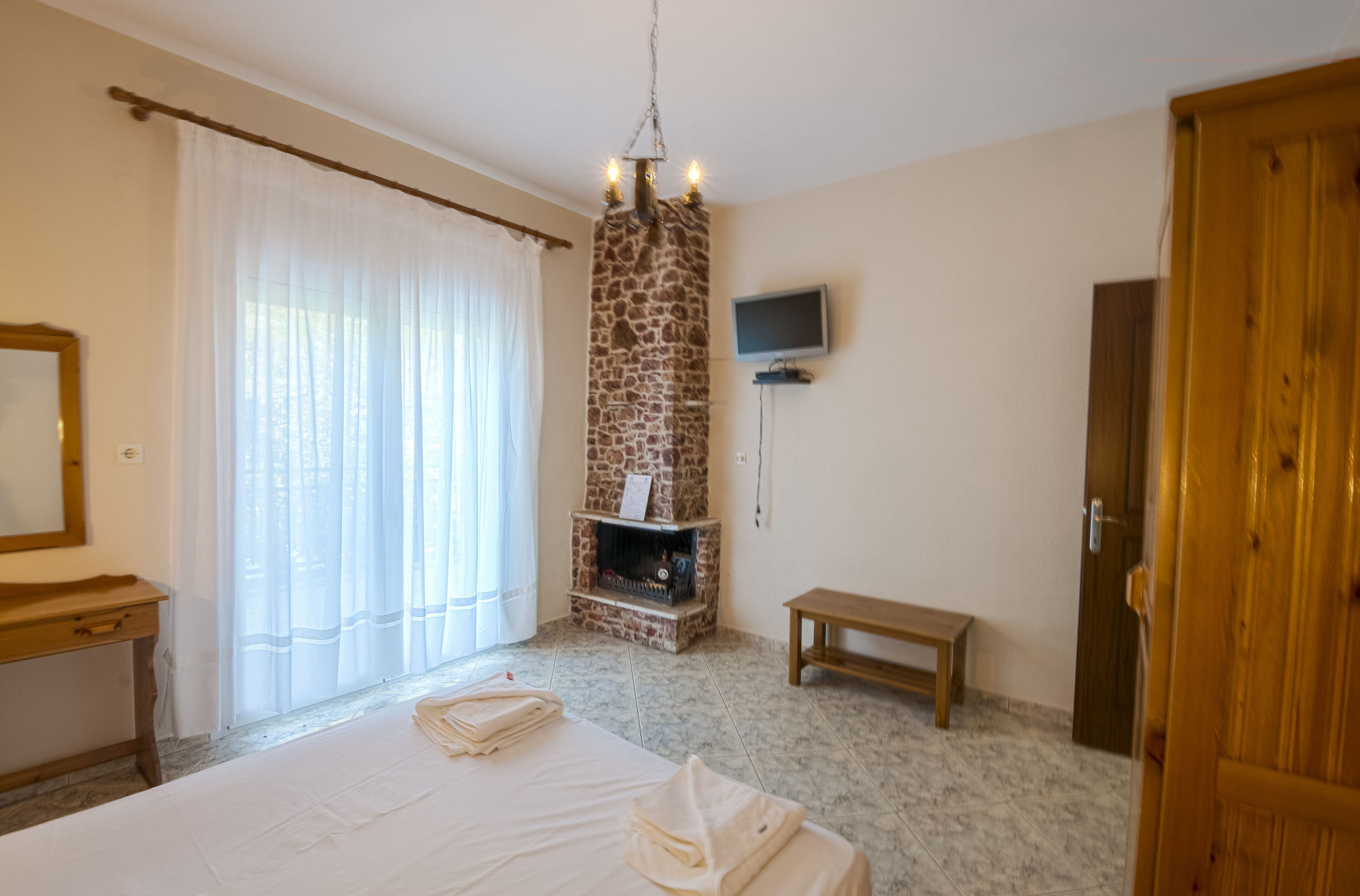 Petra Mare Apartment Thimonia Екстериор снимка